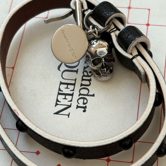 Alexander McQueen - Picture 6 of 6